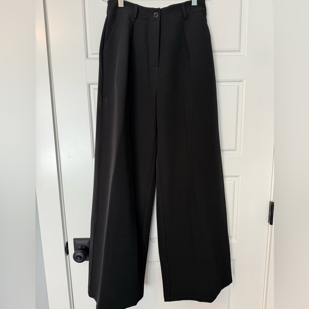 Easel// Wide-Leg Black Trousers